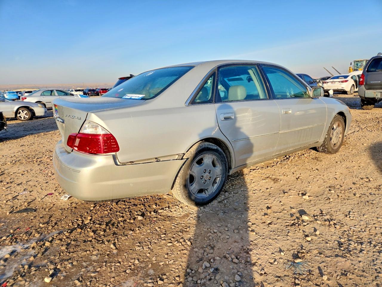2003 TOYOTA AVALON photo 3
