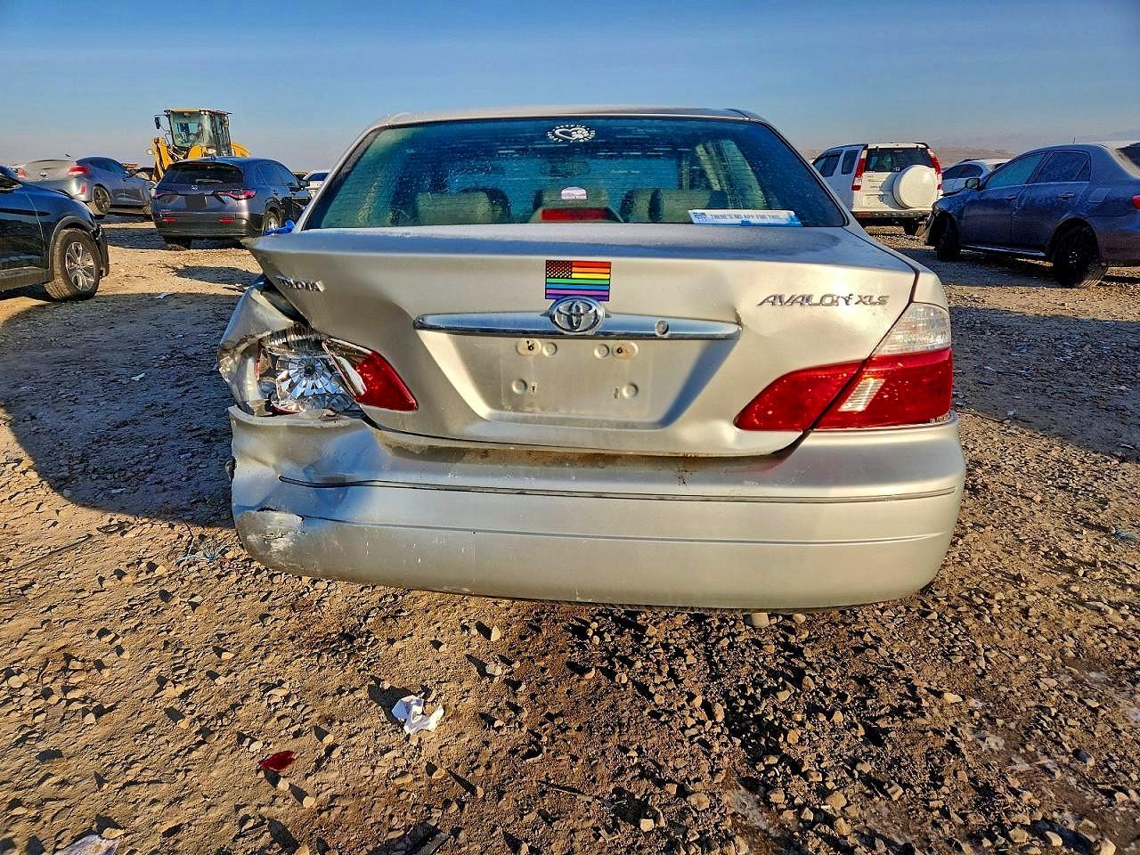 2003 TOYOTA AVALON photo 6