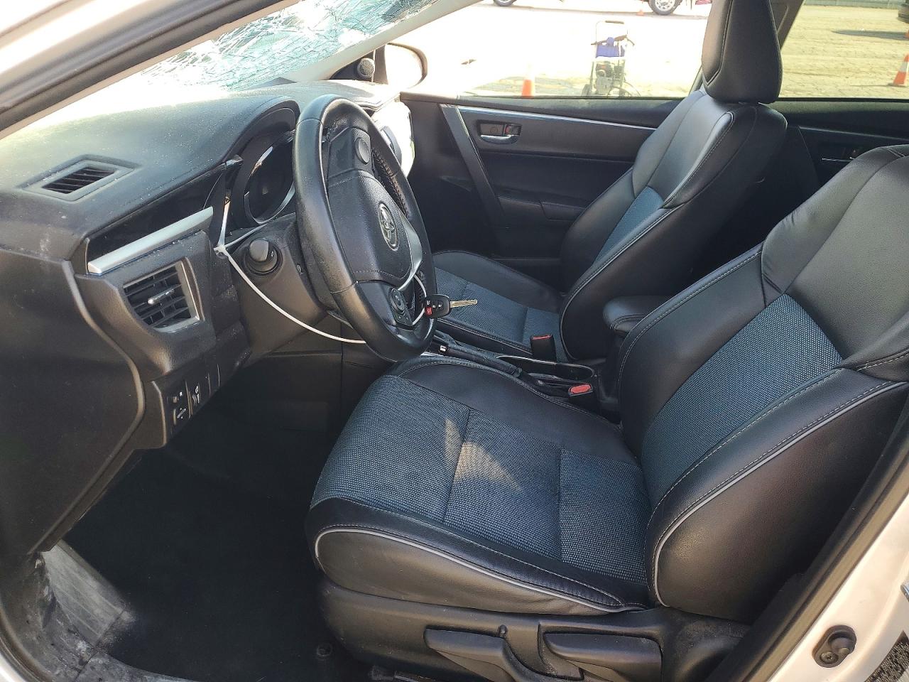 2015 TOYOTA COROLLA L photo 7