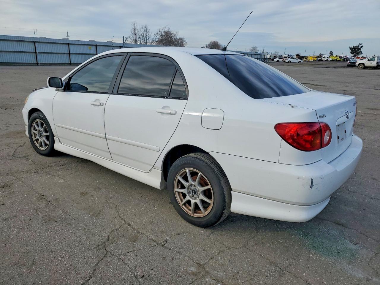 2003 TOYOTA COROLLA CE photo 2