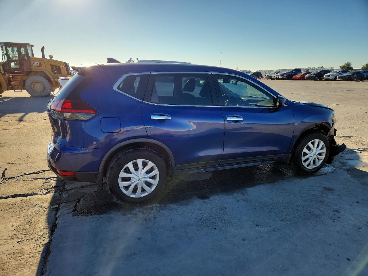 2018 NISSAN ROGUE S photo 5