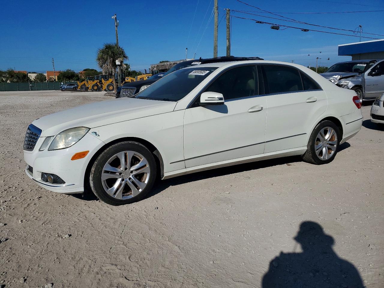 2011 MERCEDES-BENZ E