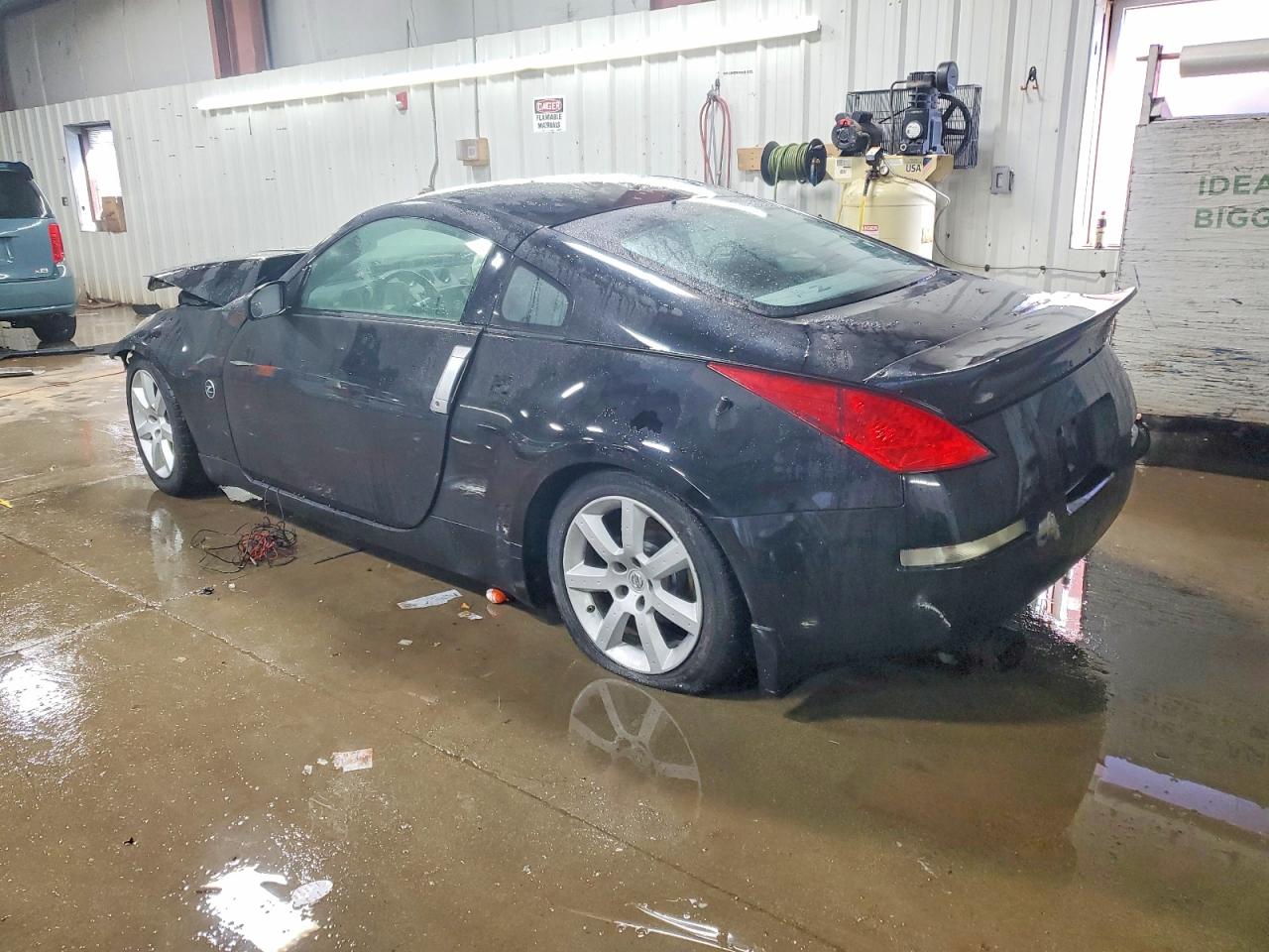 2005 NISSAN 350Z BASE photo 2
