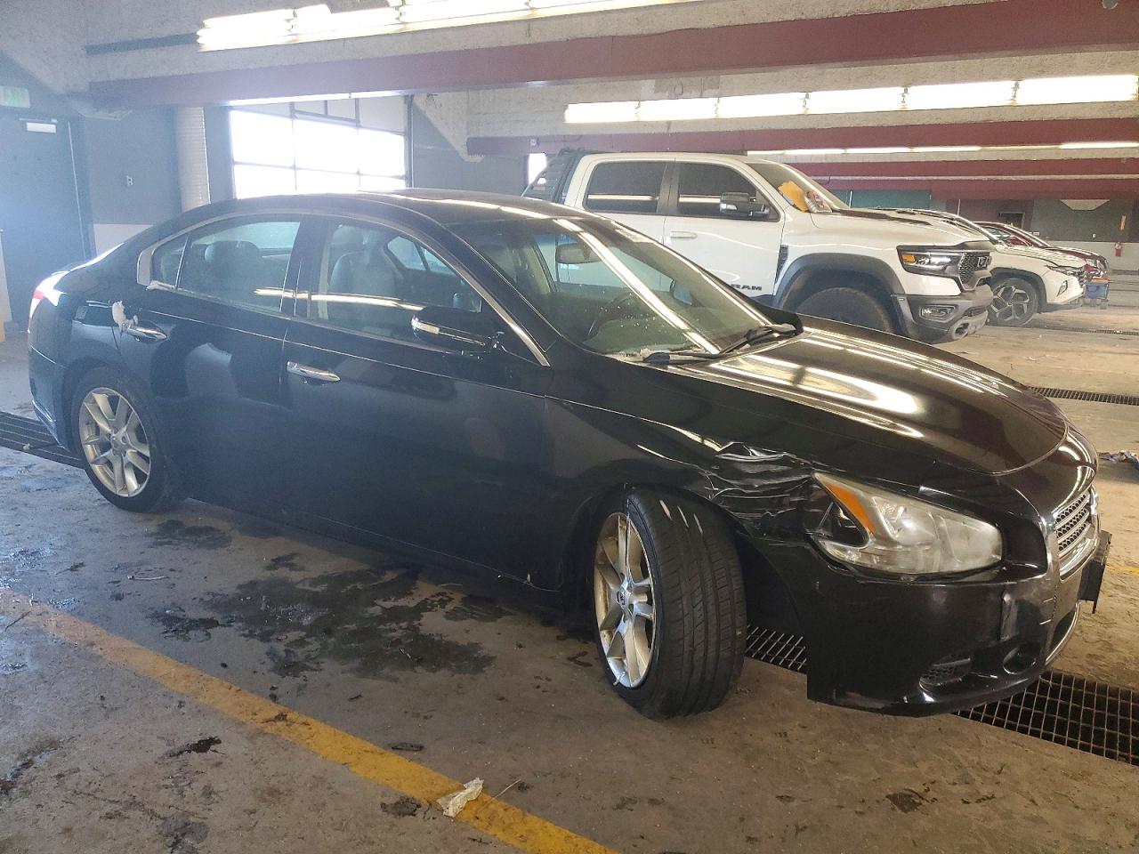 2011 NISSAN MAXIMA S photo 4