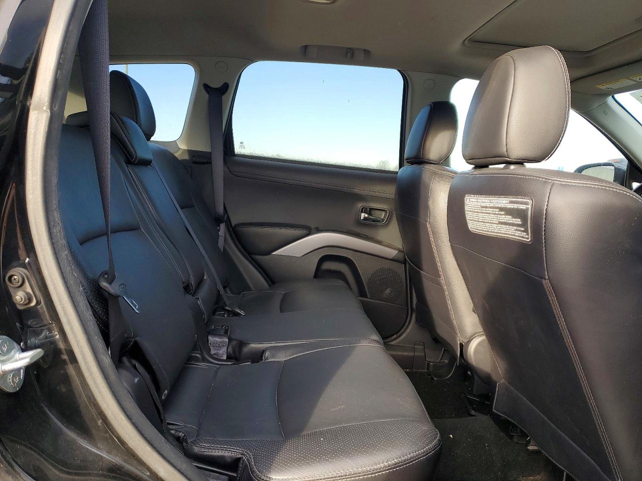 2011 MITSUBISHI OUTLANDER GT photo 11