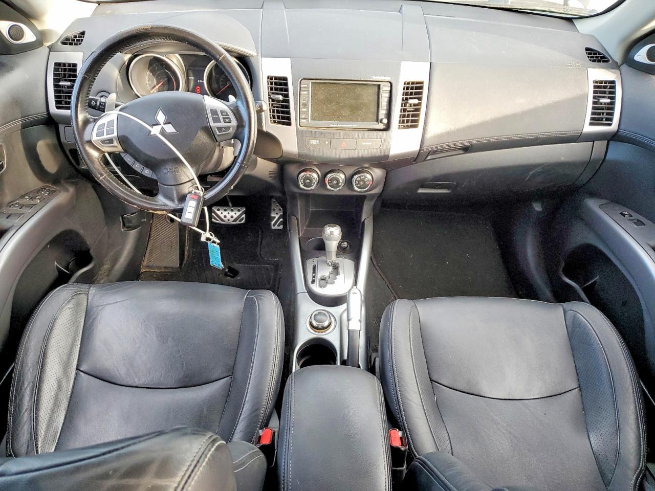 2011 MITSUBISHI OUTLANDER GT photo 8