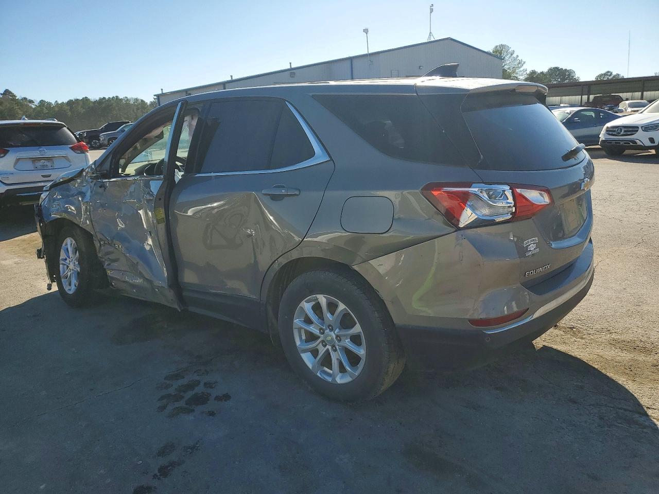 2018 CHEVROLET EQUINOX LT photo 3