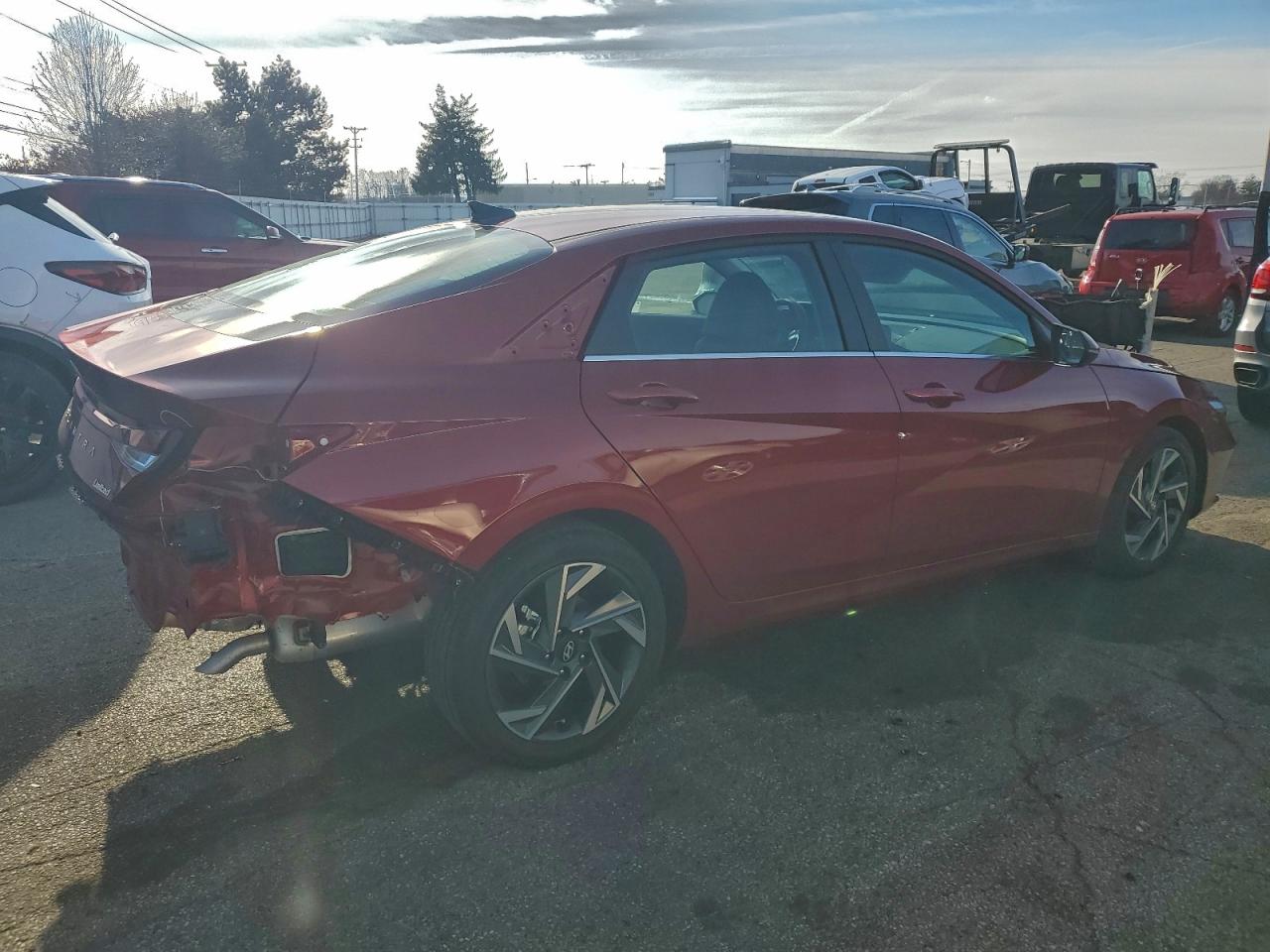 2025 HYUNDAI ELANTRA LIMITED photo 3