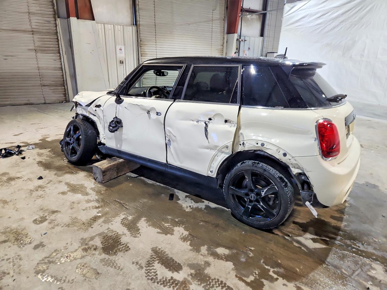 2020 MINI COOPER S photo 2