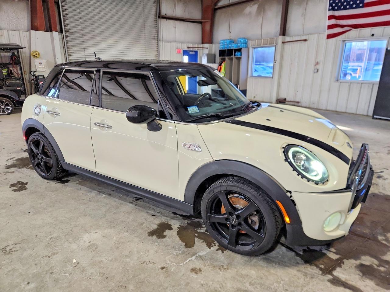 2020 MINI COOPER S photo 4