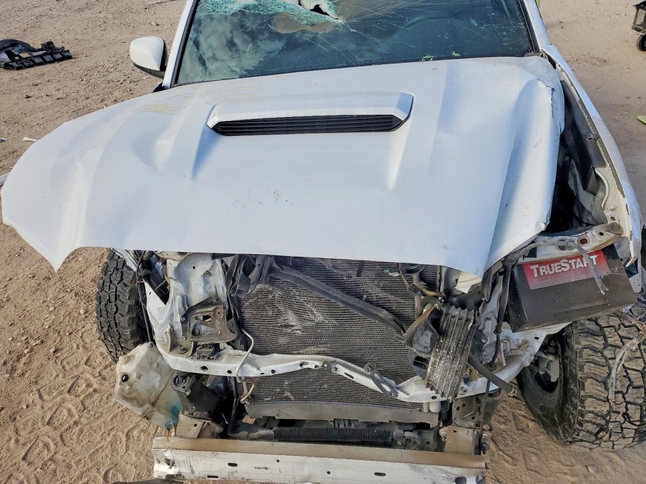 2019 TOYOTA TACOMA DOUBLE CAB photo 11