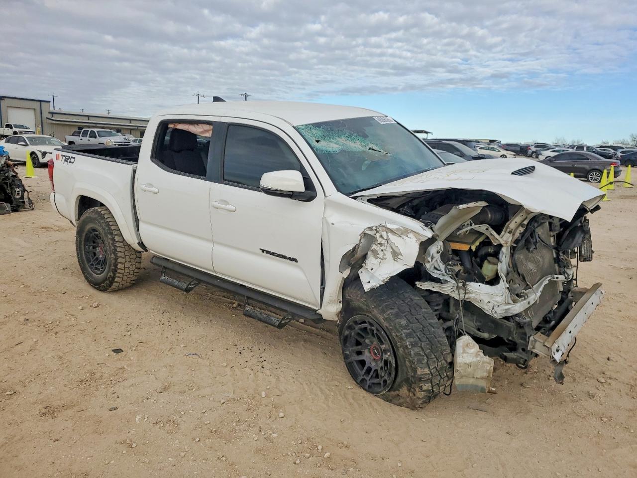 2019 TOYOTA TACOMA DOUBLE CAB photo 4