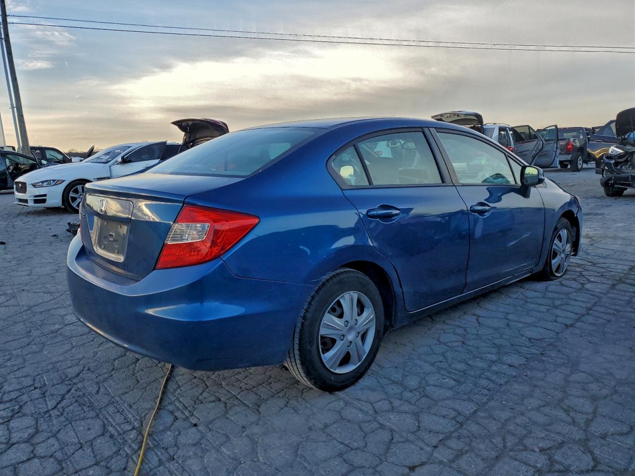2012 HONDA CIVIC LX photo 3