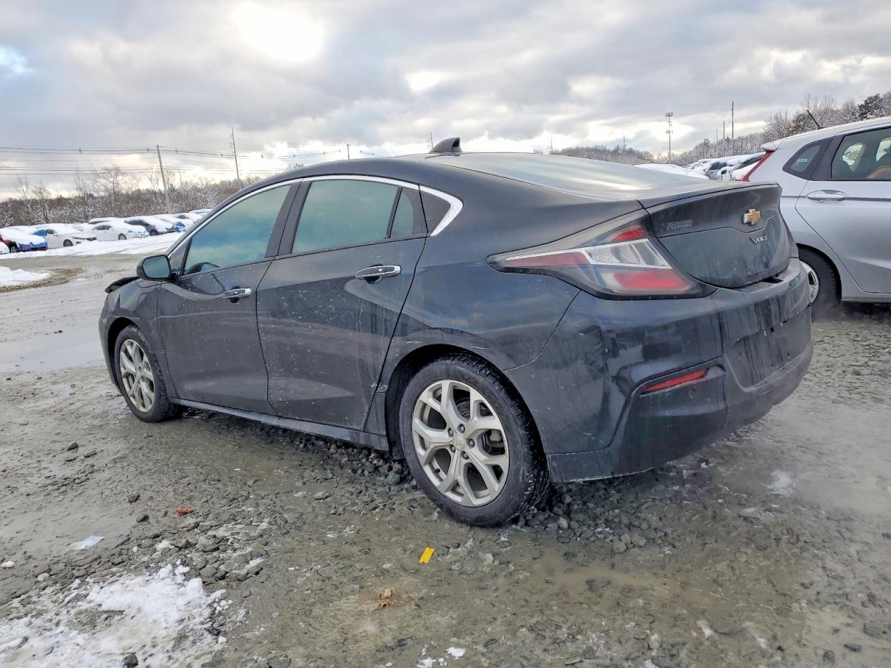2017 CHEVROLET VOLT PREMIER photo 2