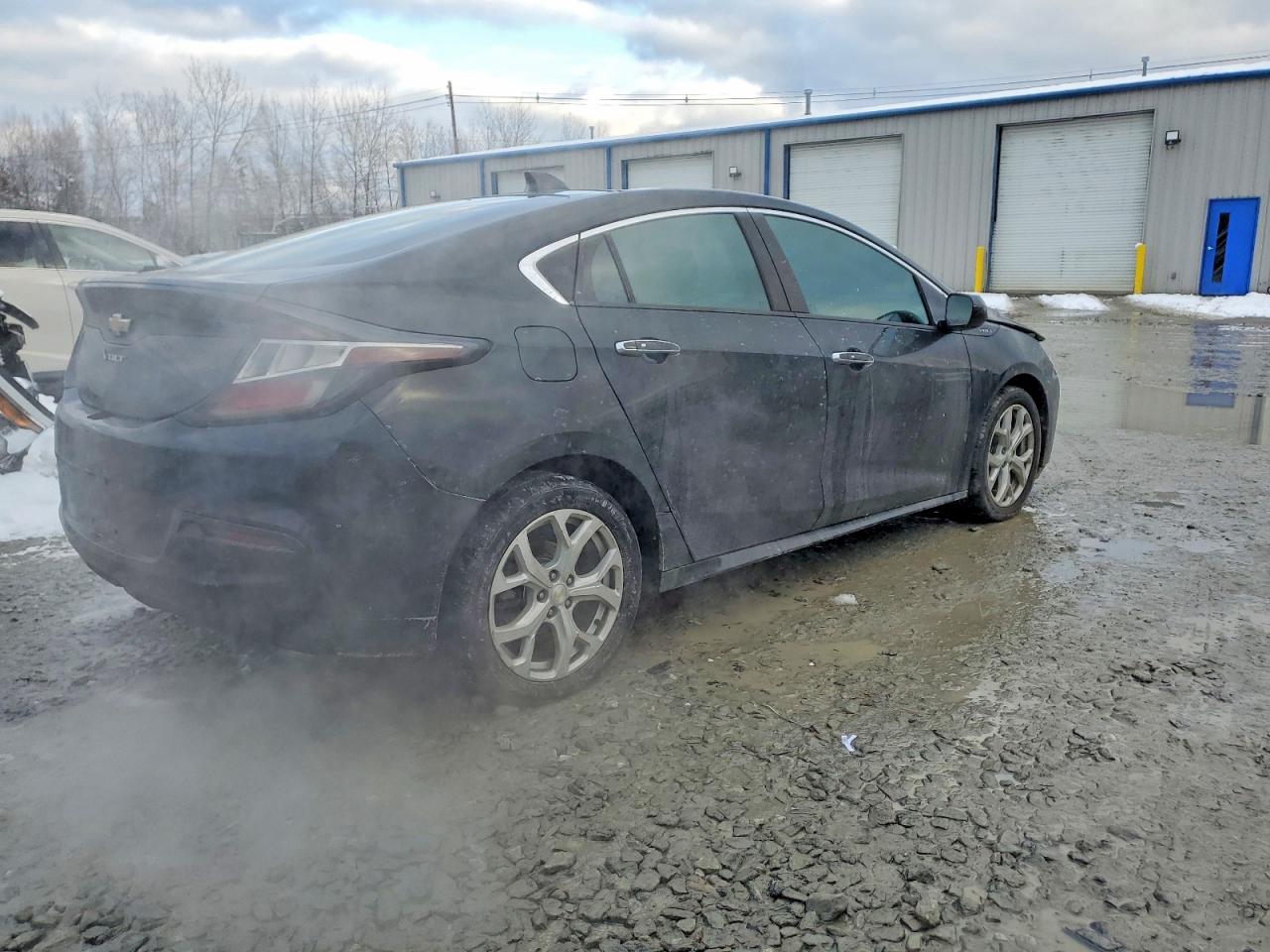 2017 CHEVROLET VOLT PREMIER photo 3