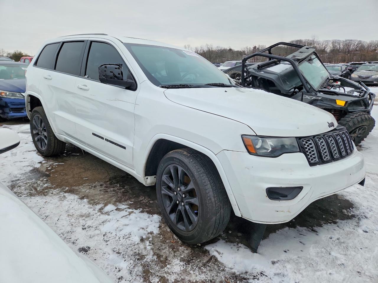 2020 JEEP GRAND CHEROKEE LAREDO photo 4