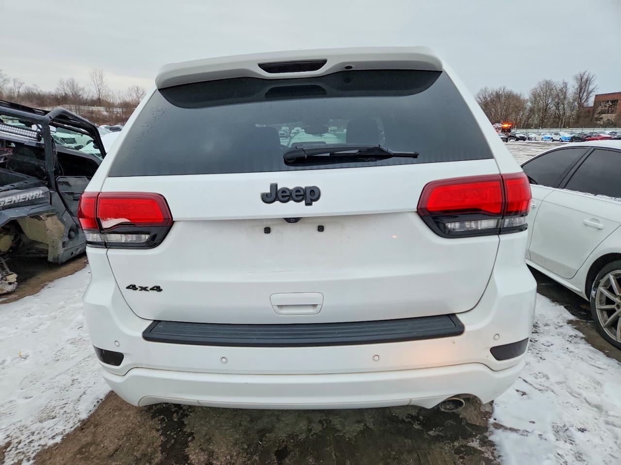 2020 JEEP GRAND CHEROKEE LAREDO photo 6