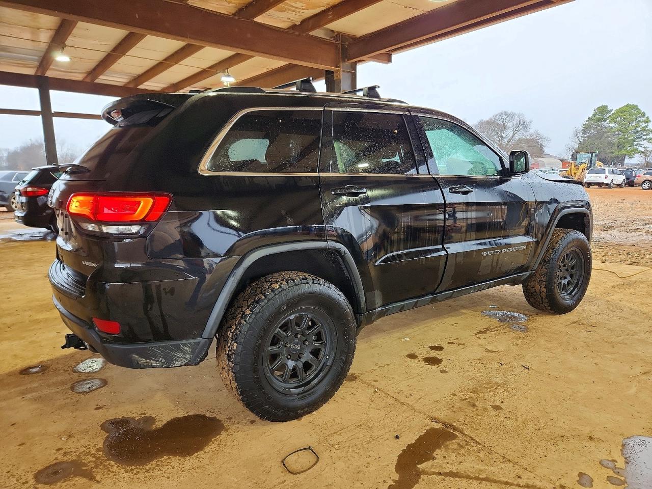 2020 JEEP GRAND CHEROKEE LAREDO photo 5
