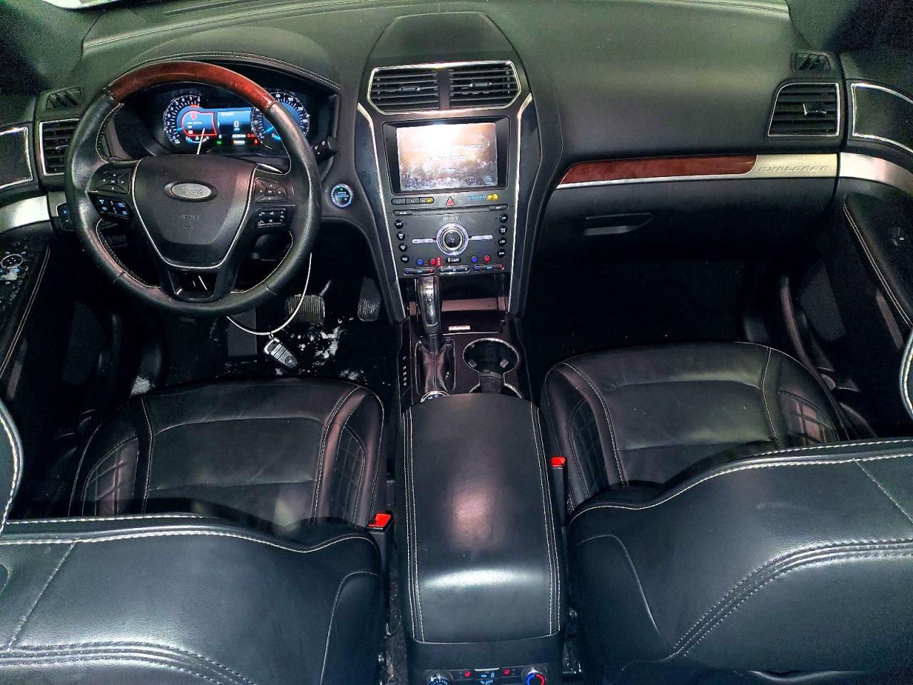 2019 FORD EXPLORER PLATINUM photo 8