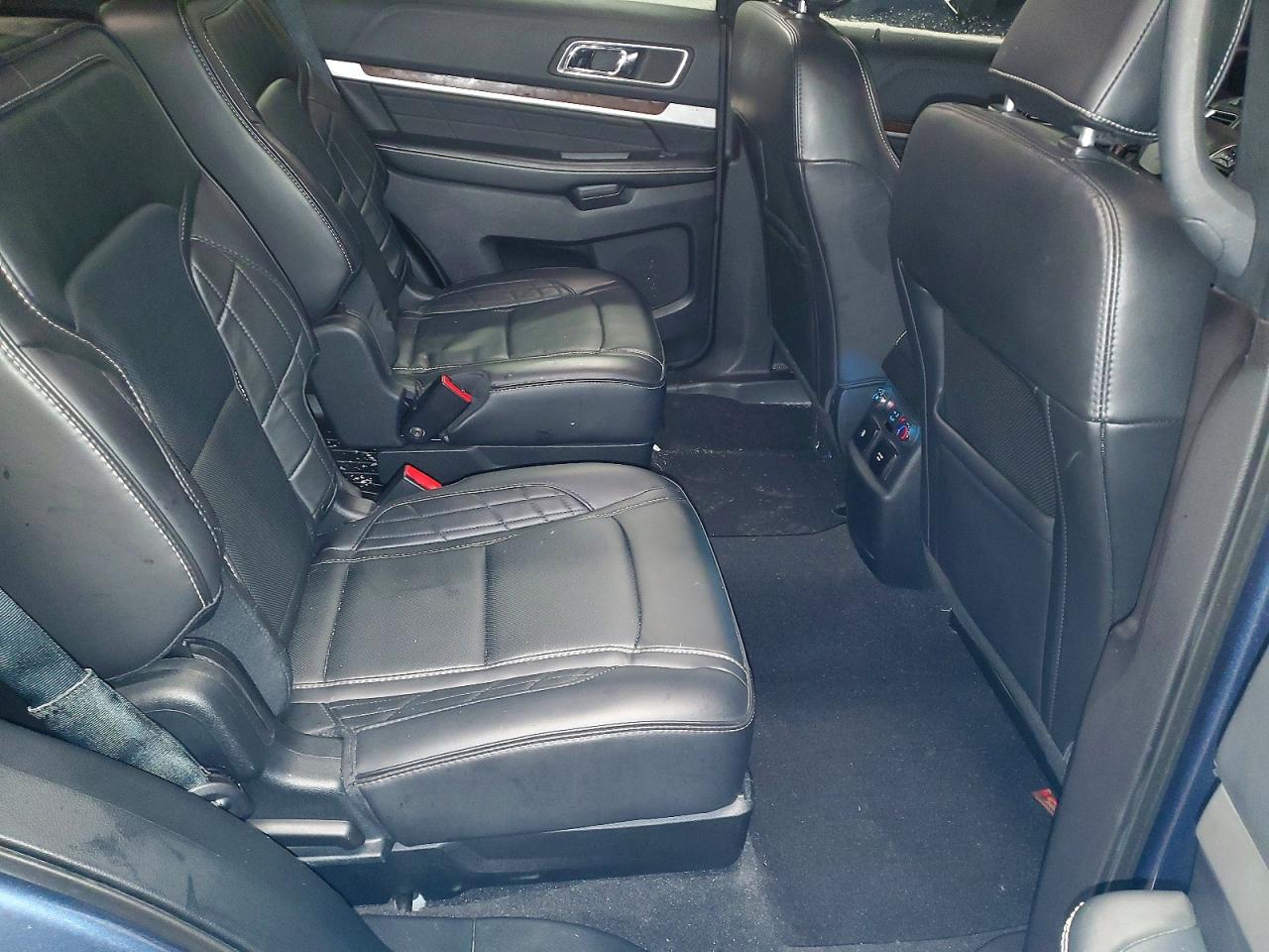 2019 FORD EXPLORER PLATINUM photo 11