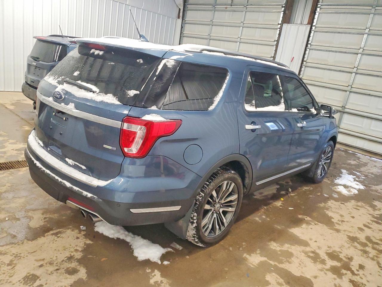 2019 FORD EXPLORER PLATINUM photo 3