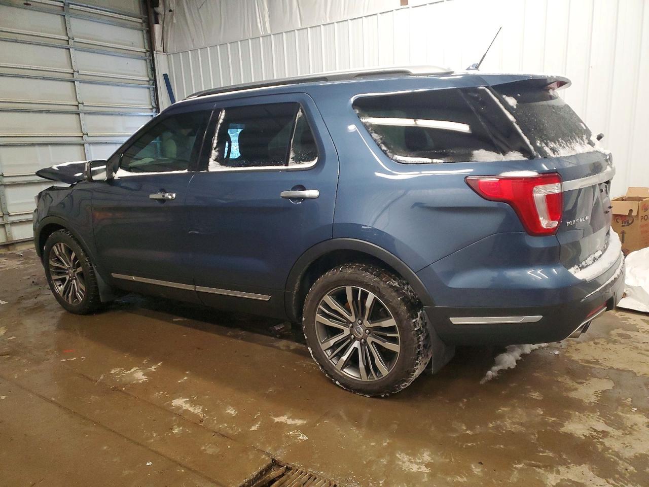 2019 FORD EXPLORER PLATINUM photo 2