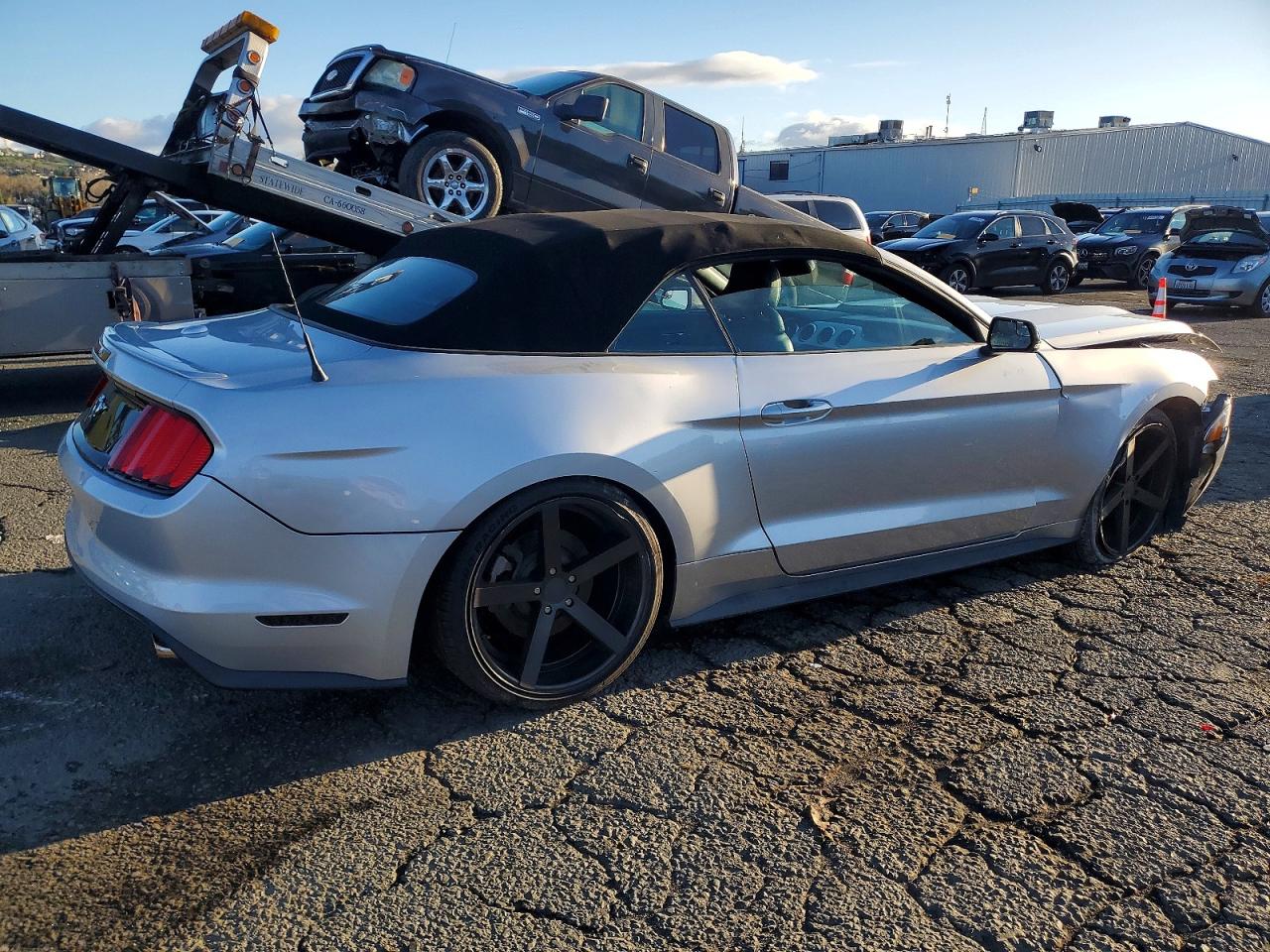 2017 FORD MUSTANG photo 3