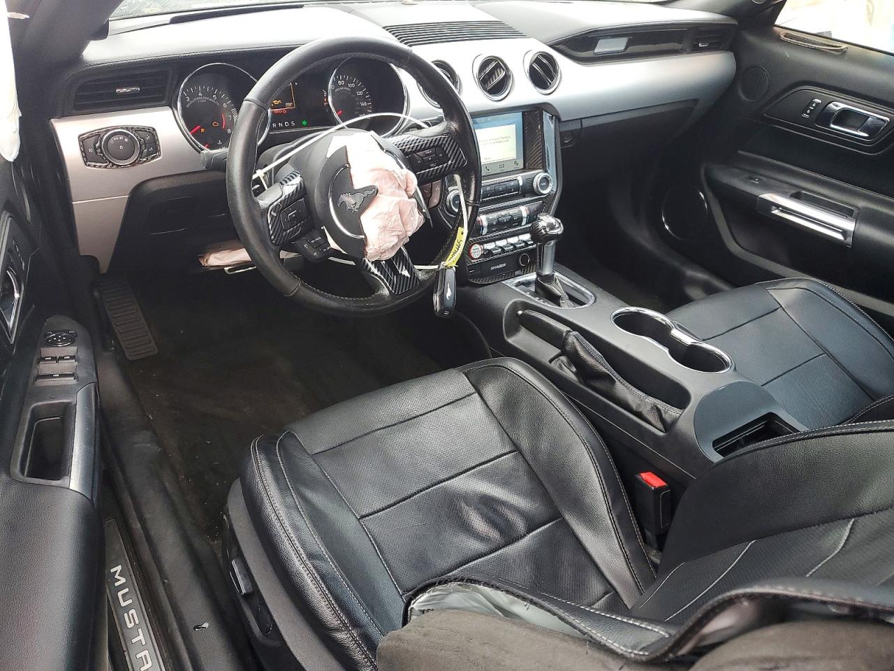 2017 FORD MUSTANG photo 8