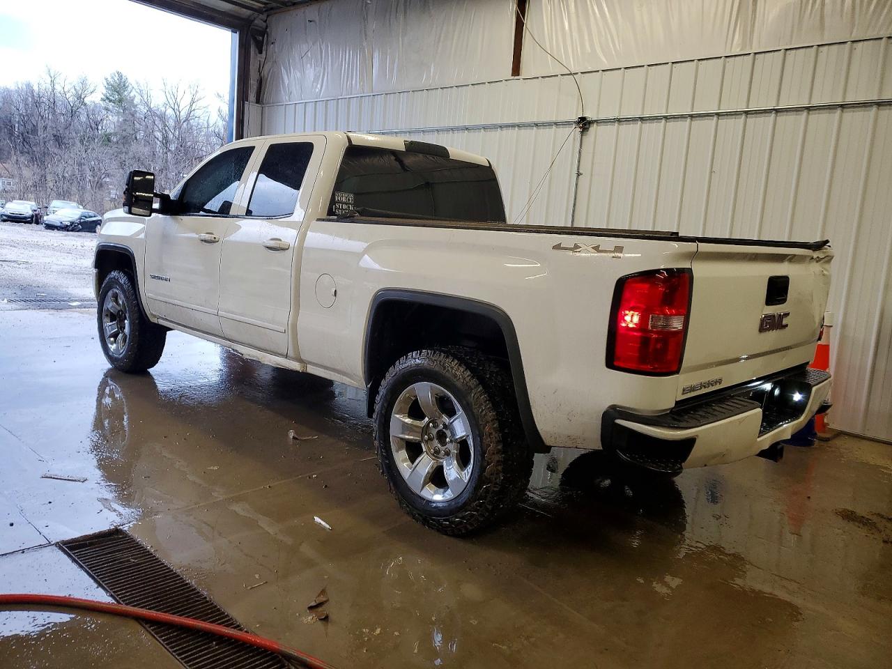 2015 GMC SIERRA K1500 photo 3