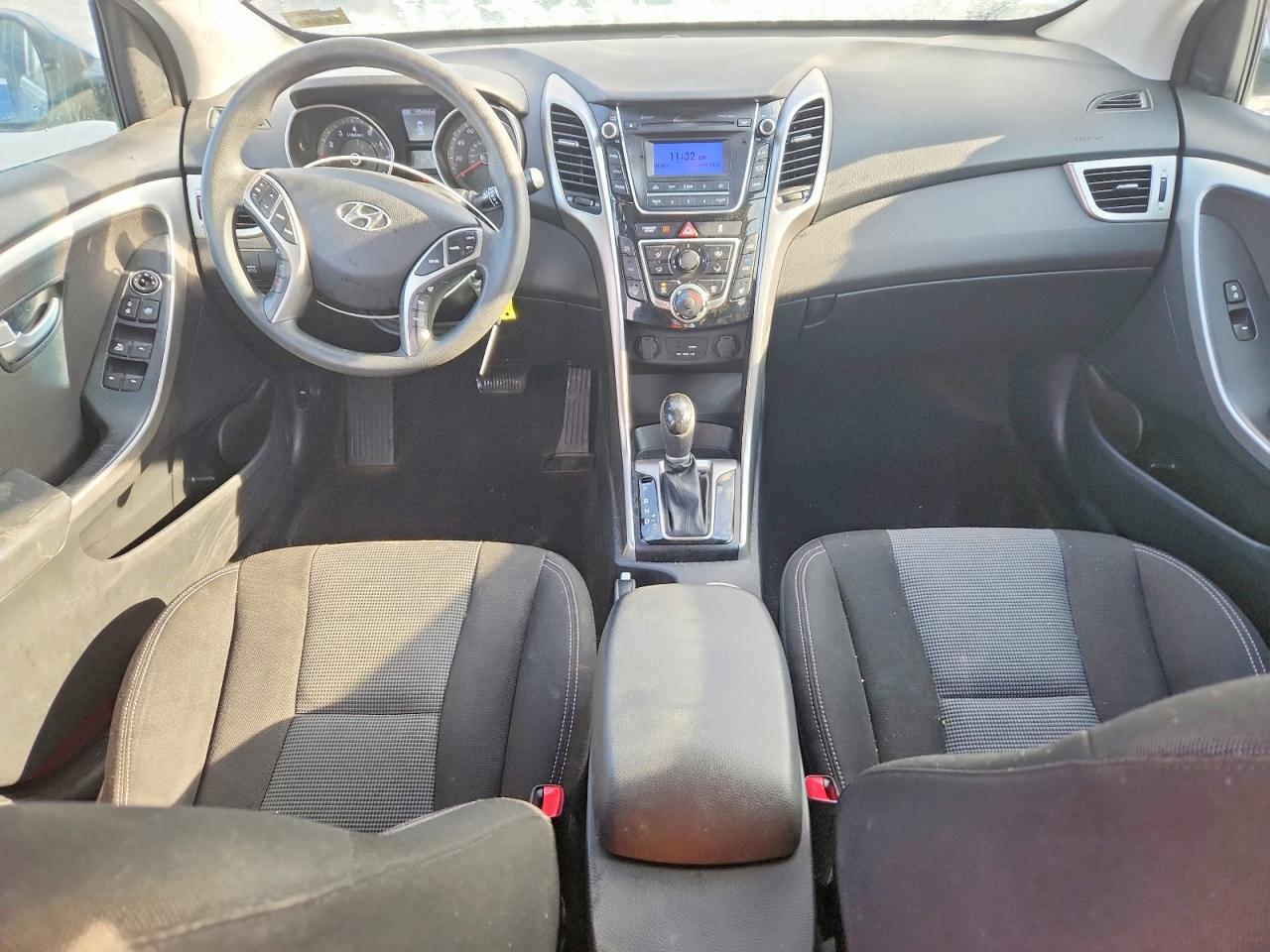 2016 HYUNDAI ELANTRA GT photo 8