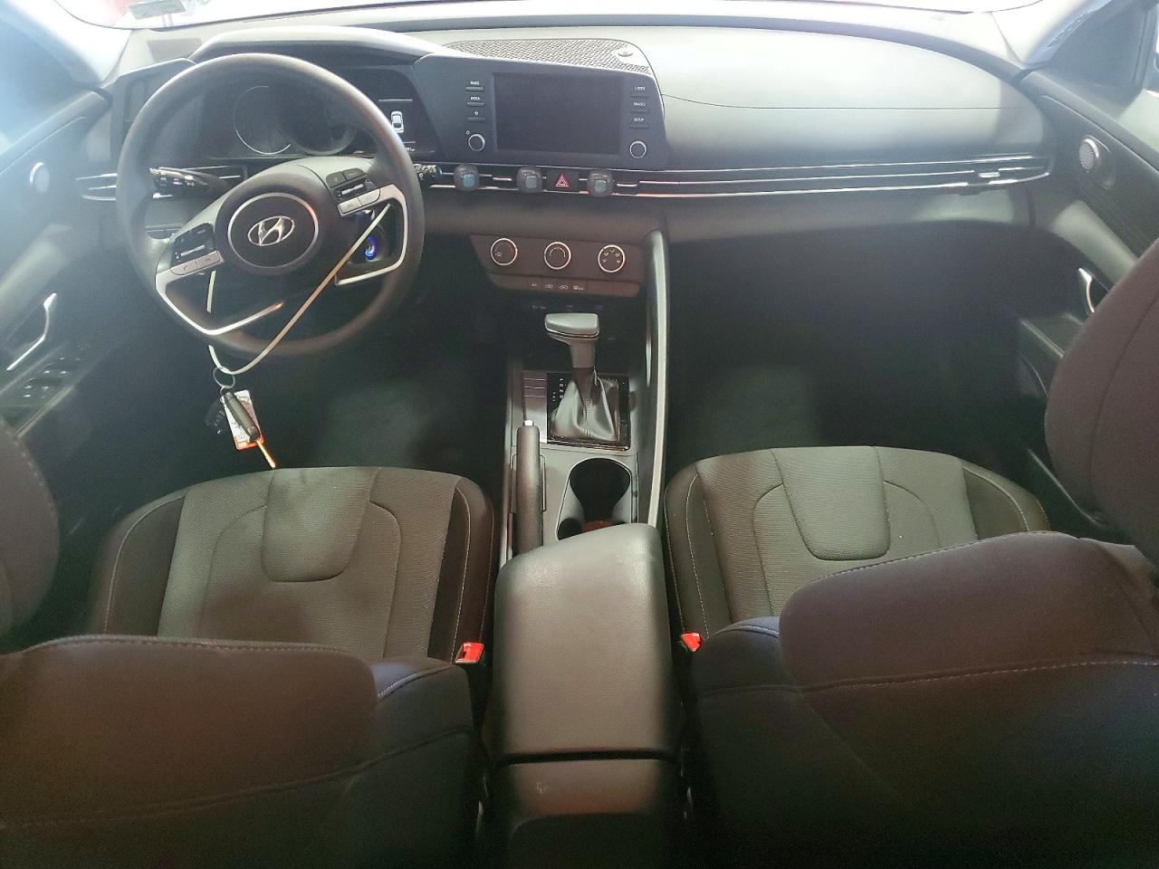 2023 HYUNDAI ELANTRA SE photo 8