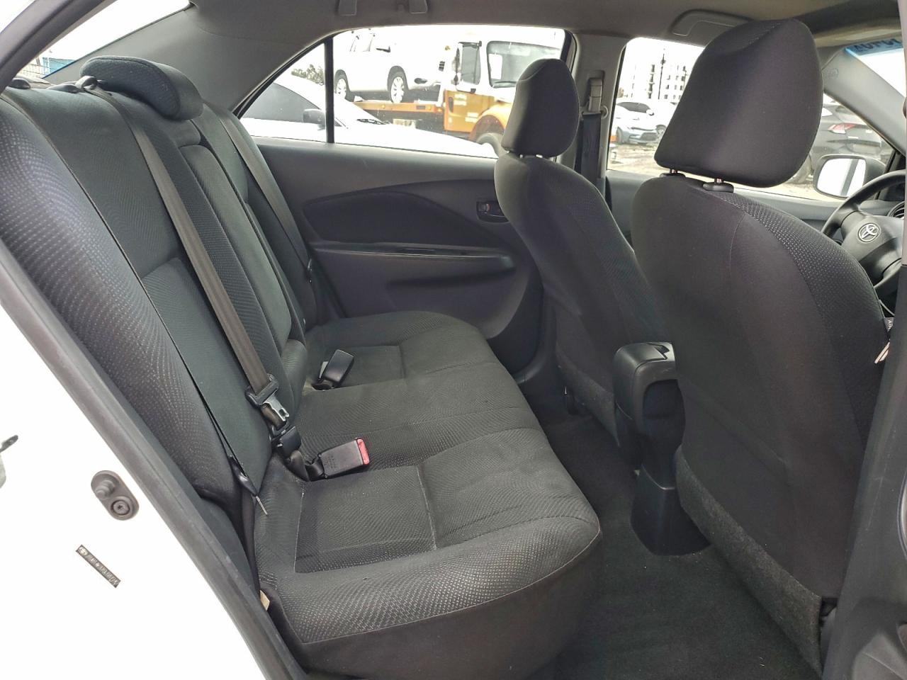 2012 TOYOTA YARIS photo 10