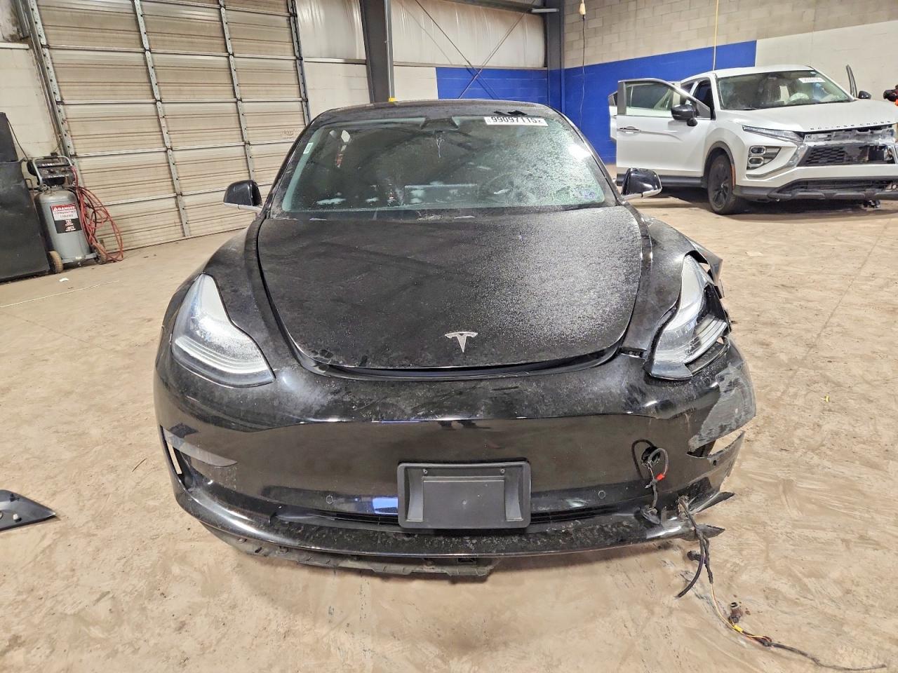 2019 TESLA MODEL 3 photo 5