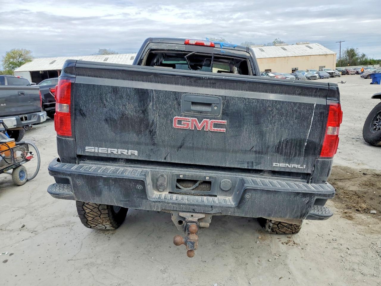 2015 GMC SIERRA K2500 DENALI photo 11
