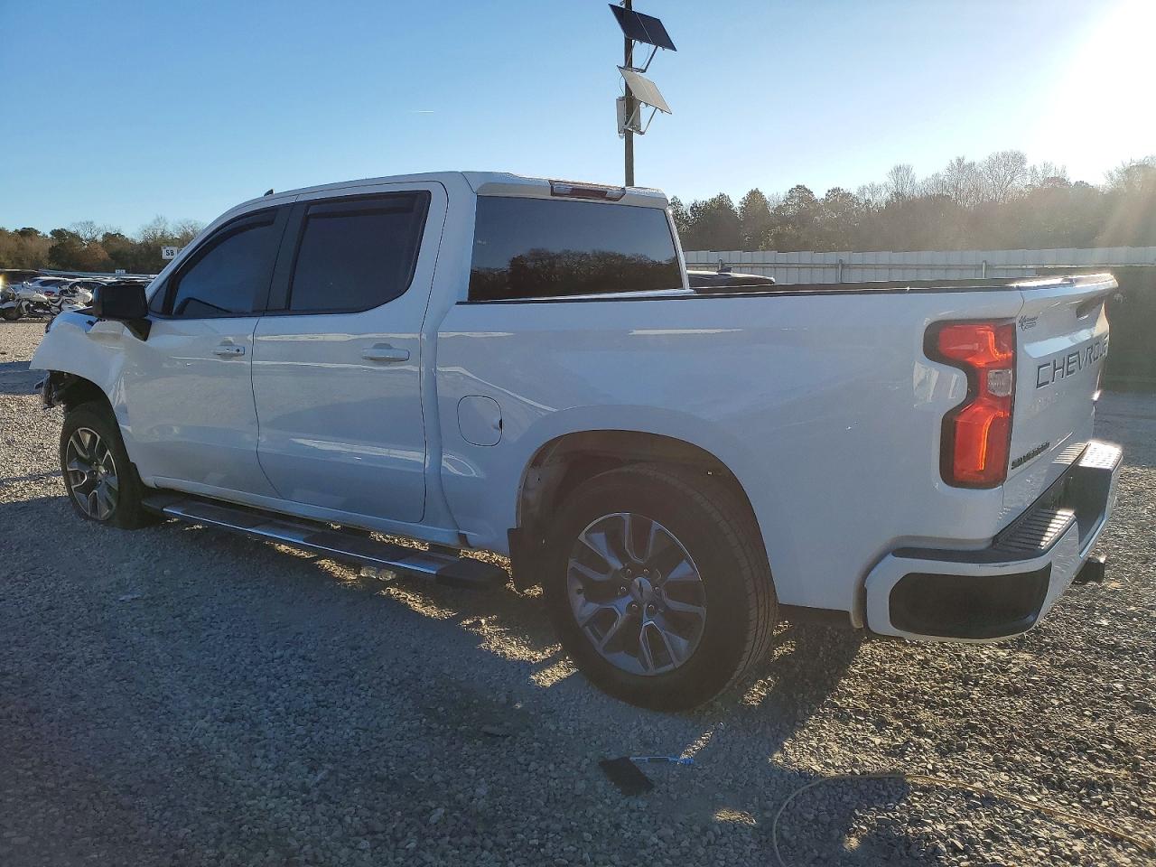 2021 CHEVROLET SILVERADO C1500 RST photo 2