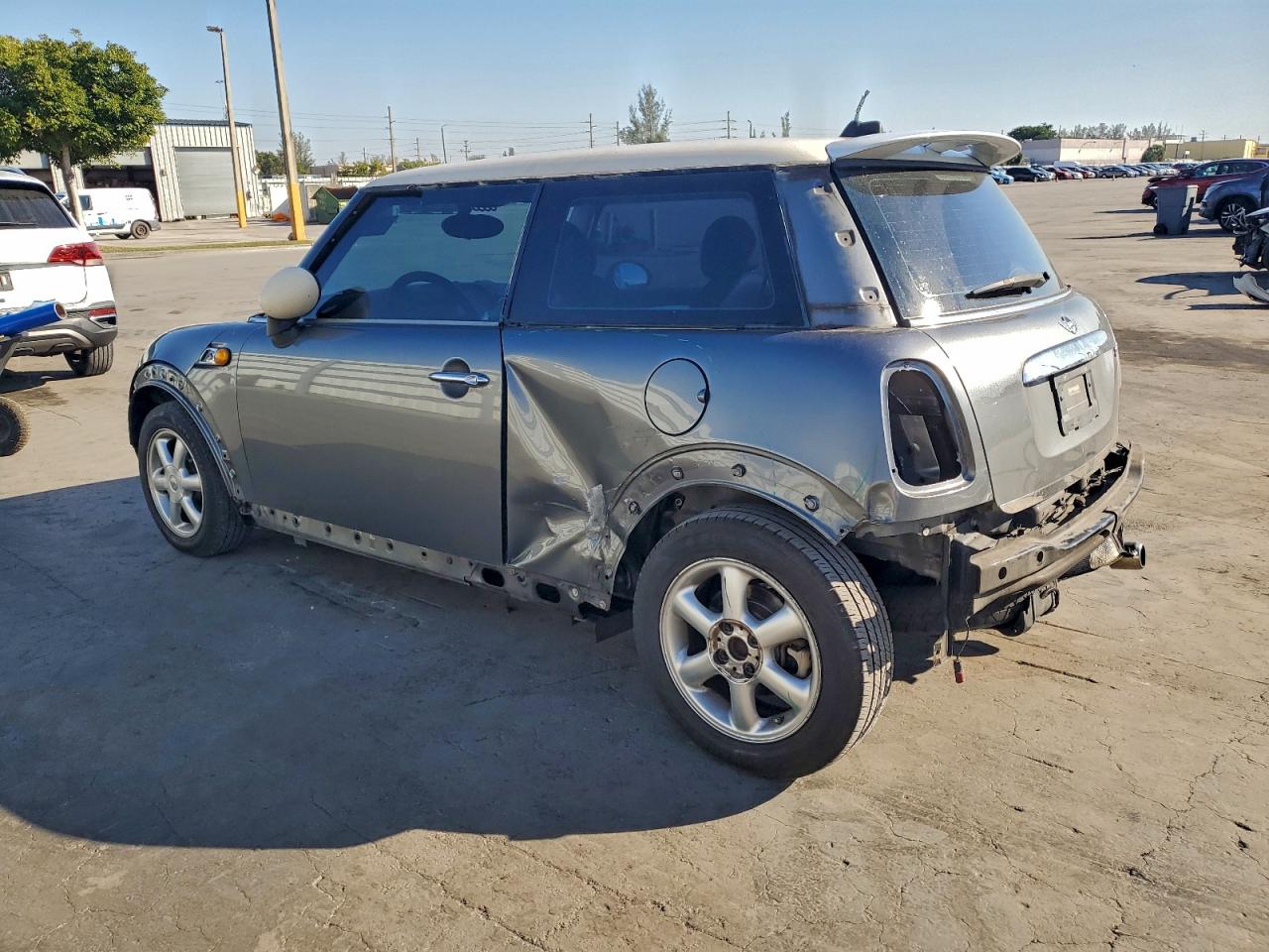 2010 MINI COOPER photo 2