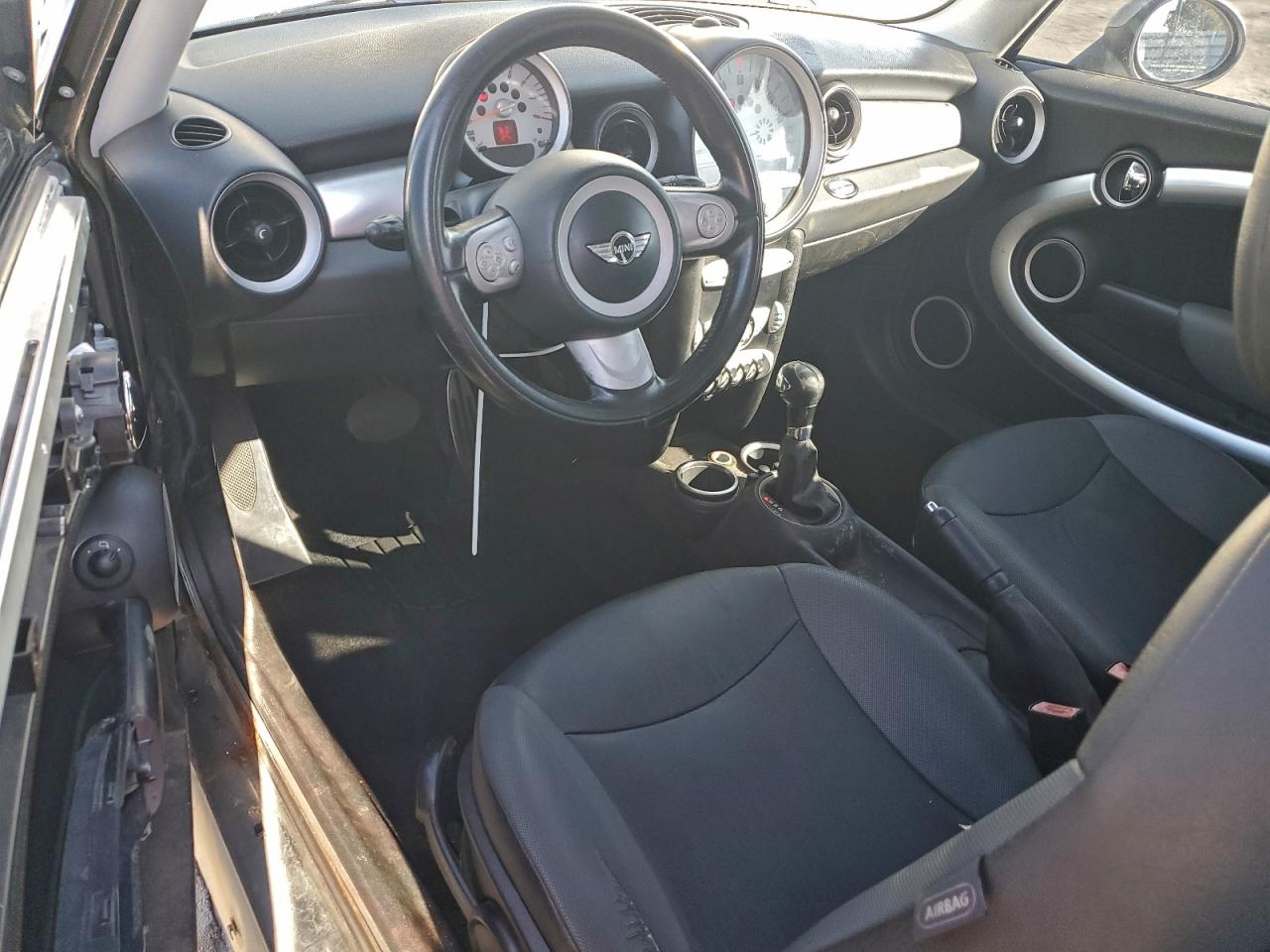 2010 MINI COOPER photo 8