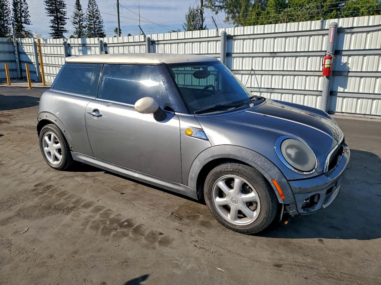 2010 MINI COOPER photo 4