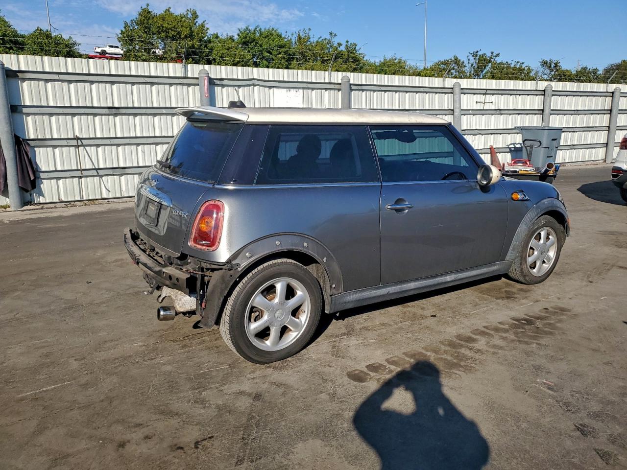 2010 MINI COOPER photo 3