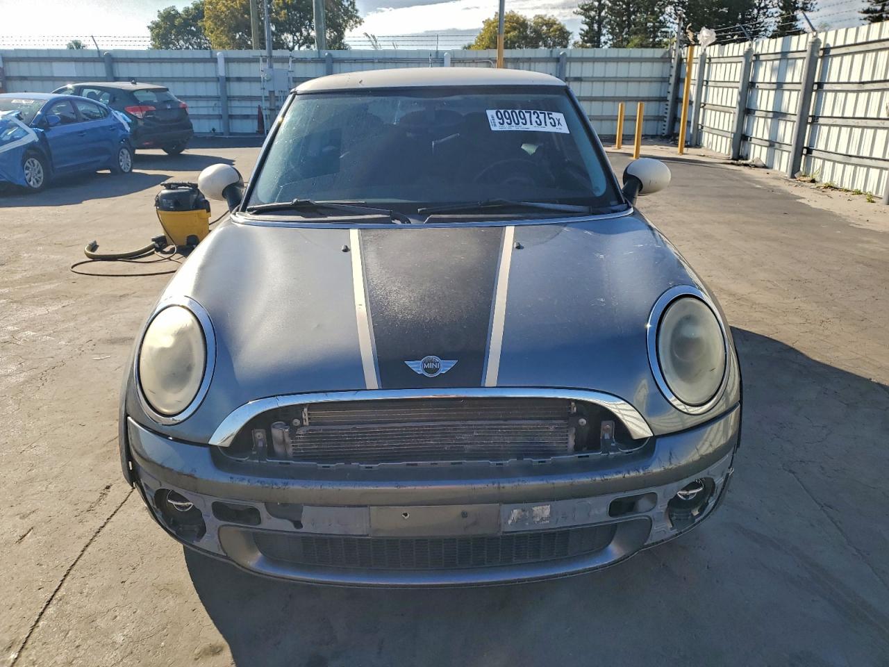 2010 MINI COOPER photo 5