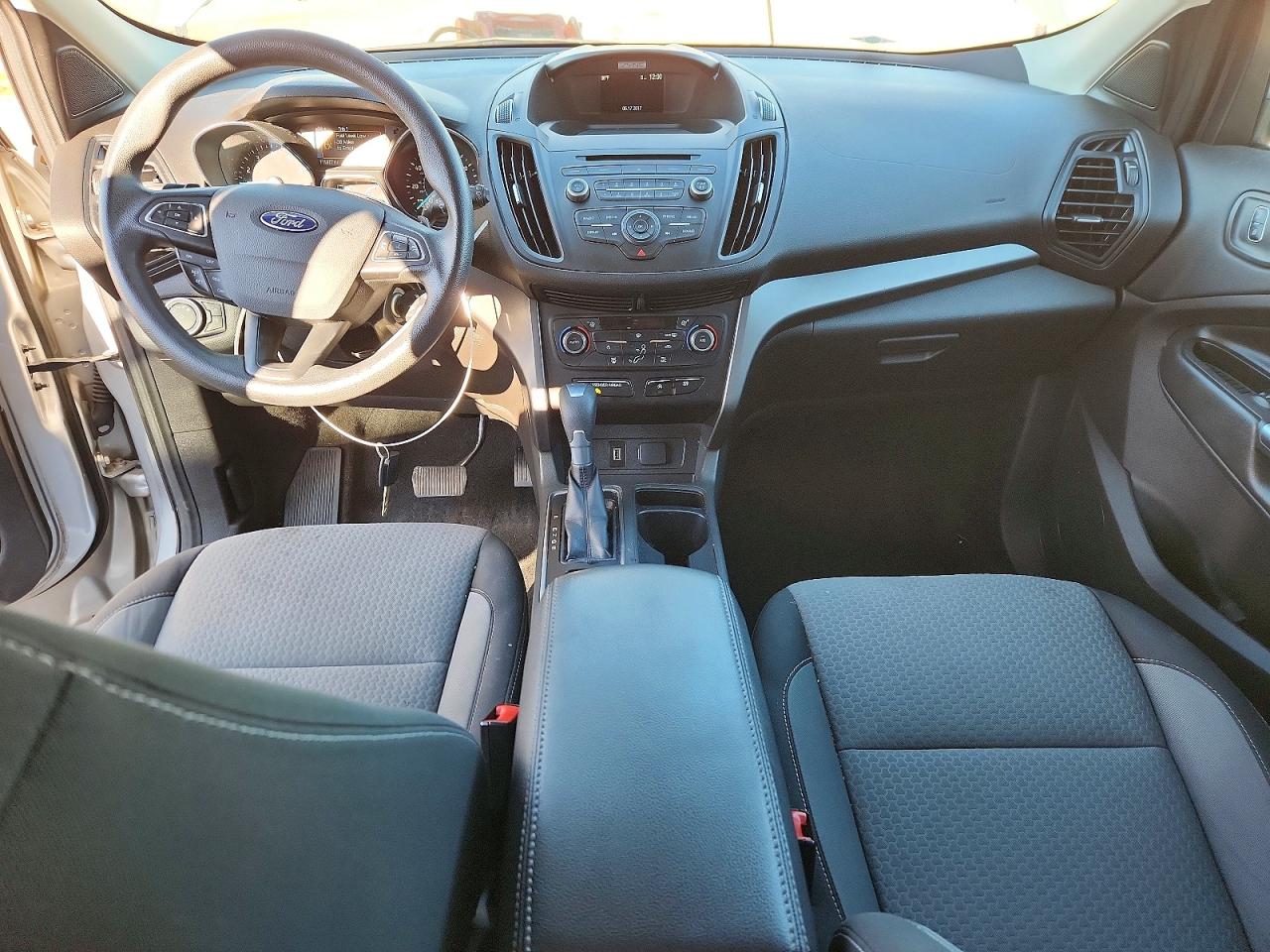 2017 FORD ESCAPE SE photo 8