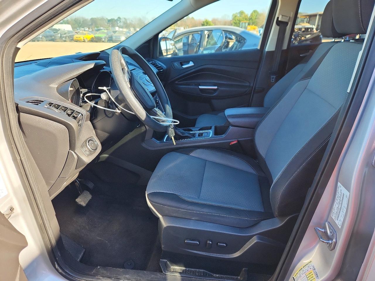 2017 FORD ESCAPE SE photo 7