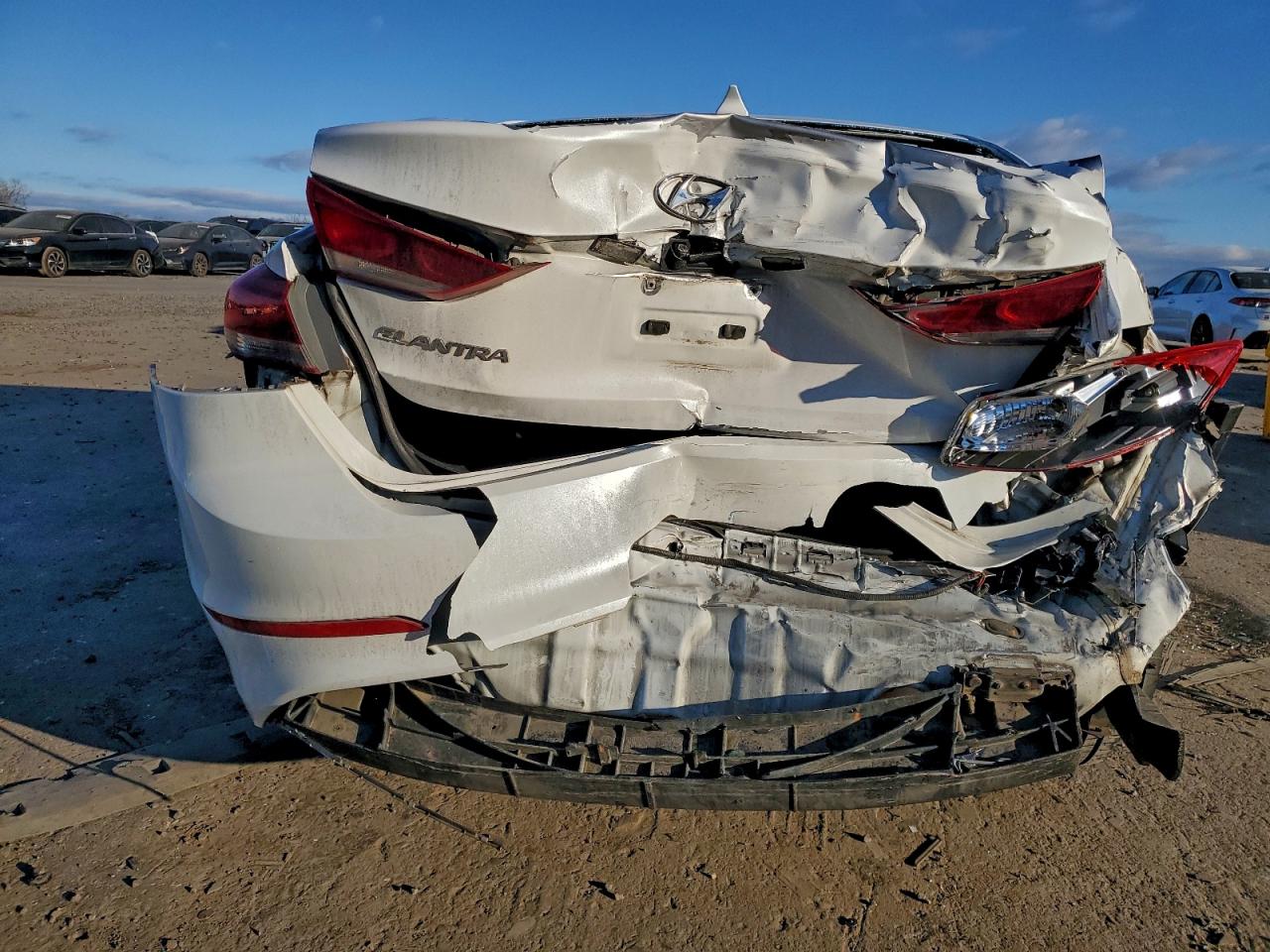 2018 HYUNDAI ELANTRA SEL photo 6