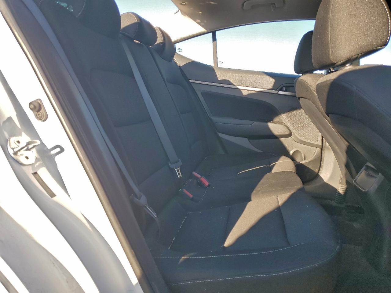 2018 HYUNDAI ELANTRA SEL photo 10