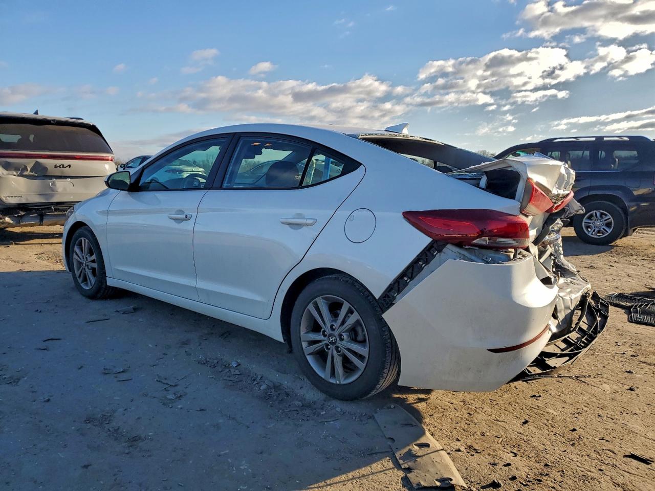 2018 HYUNDAI ELANTRA SEL photo 2