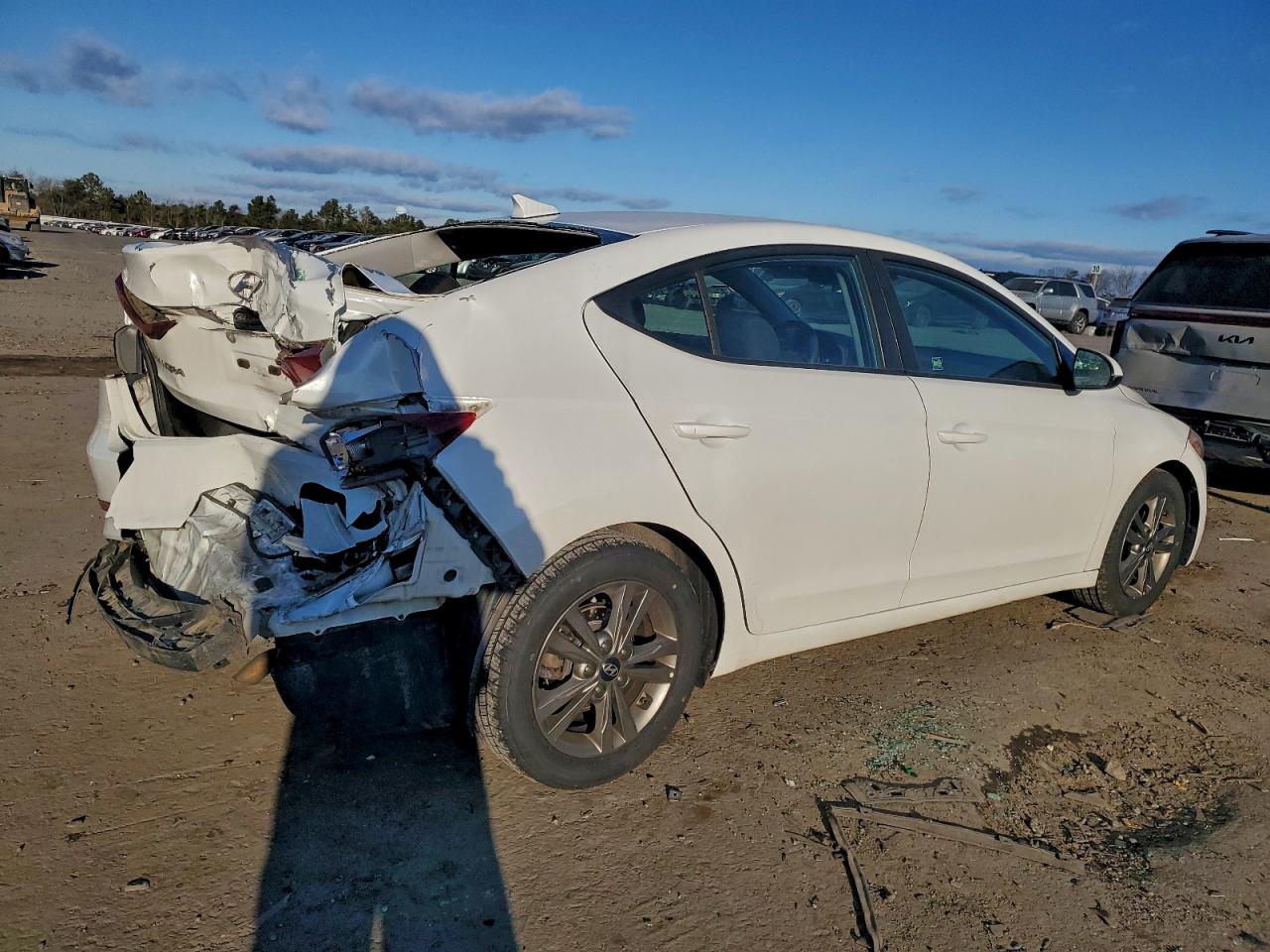 2018 HYUNDAI ELANTRA SEL photo 3