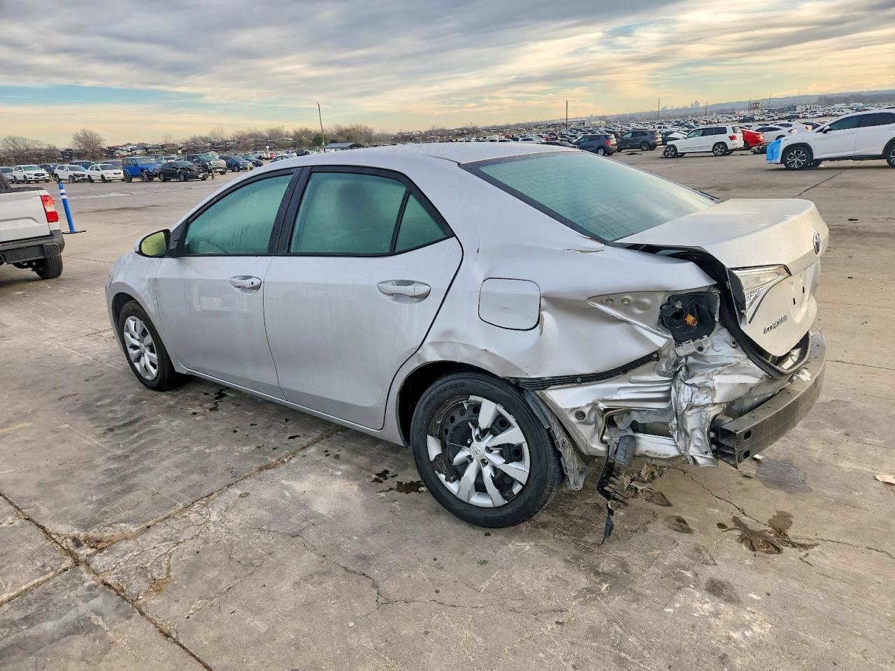 2016 TOYOTA COROLLA L photo 2