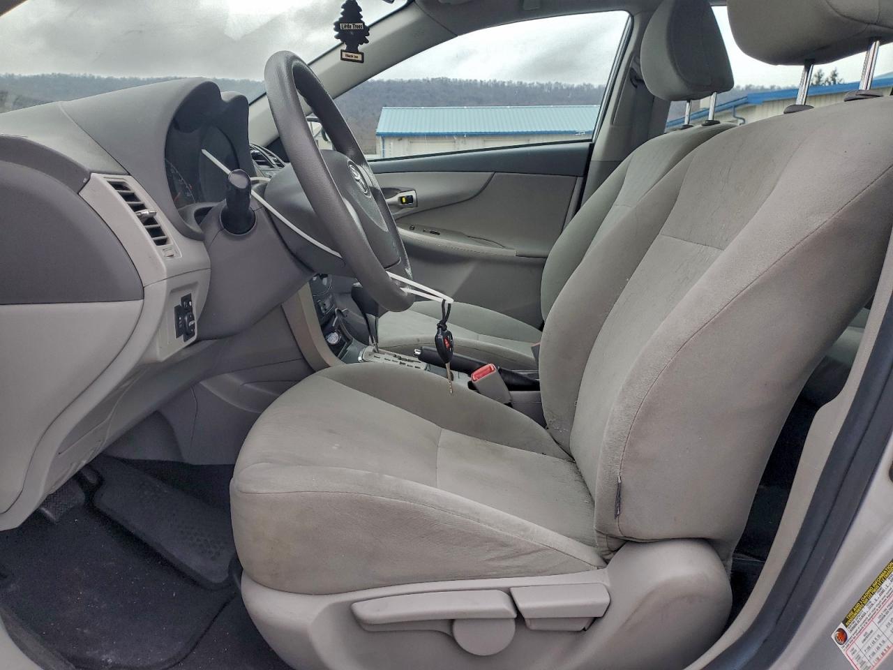 2010 TOYOTA COROLLA BASE photo 7