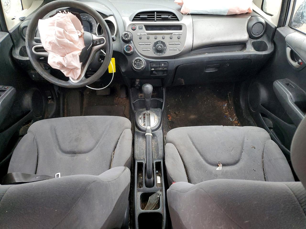 2013 HONDA FIT photo 8