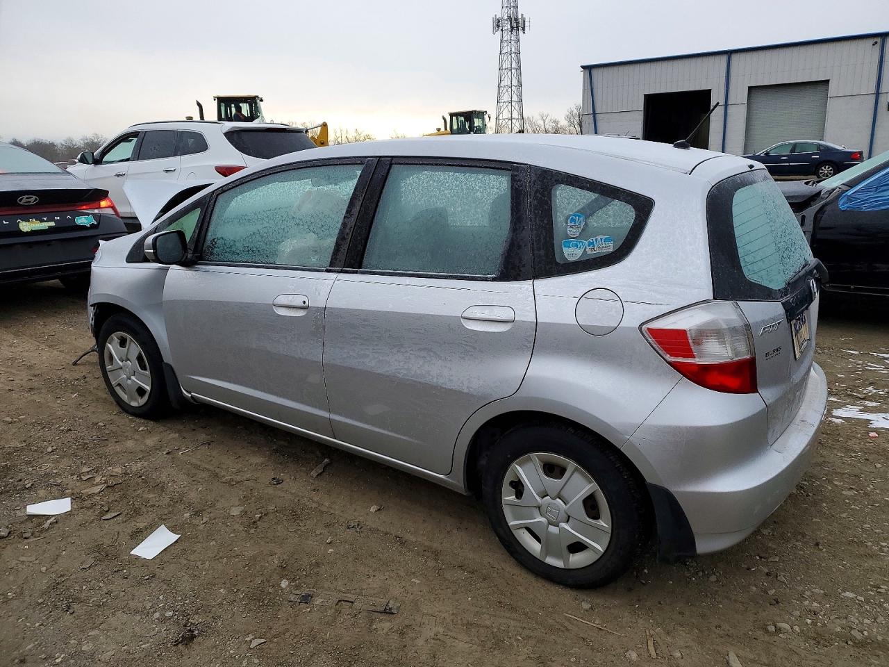 2013 HONDA FIT photo 2